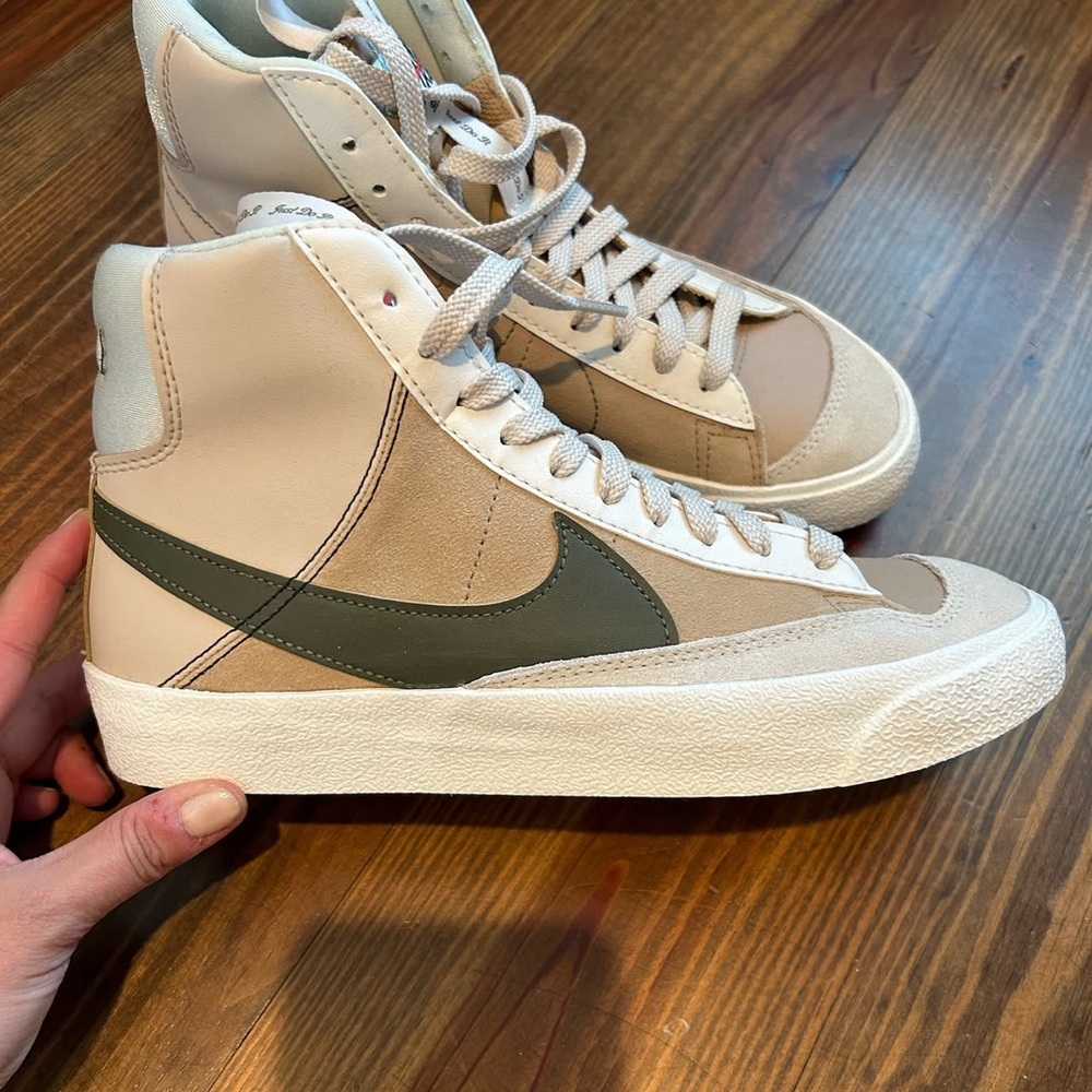 NEW without box Kids Nike Blazer Mid ‘77 Sandrift Olive size 6